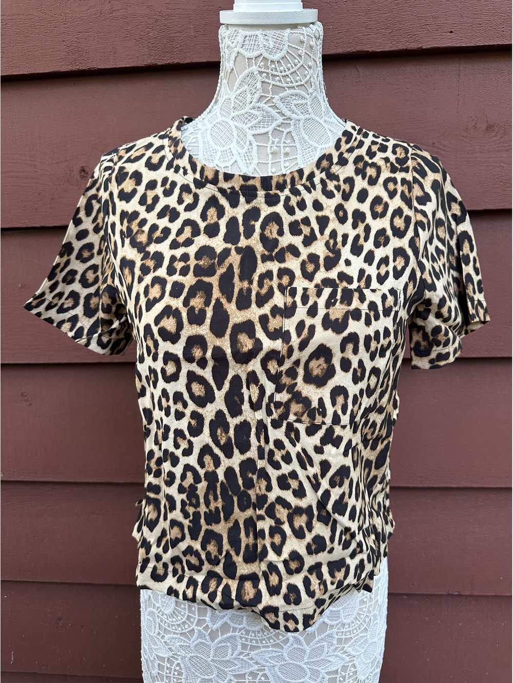 Good American Leopard Print Woven Pocket T Shirt